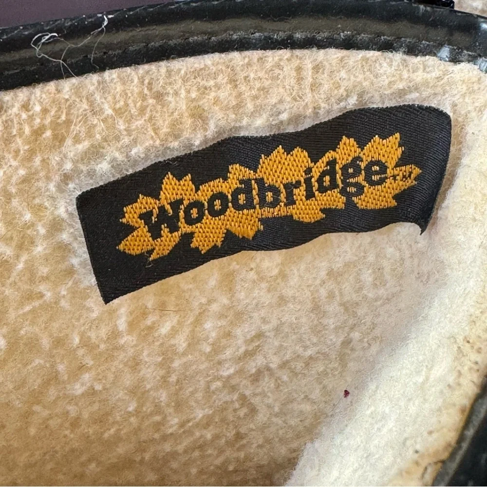 Woodbridge black outdoor